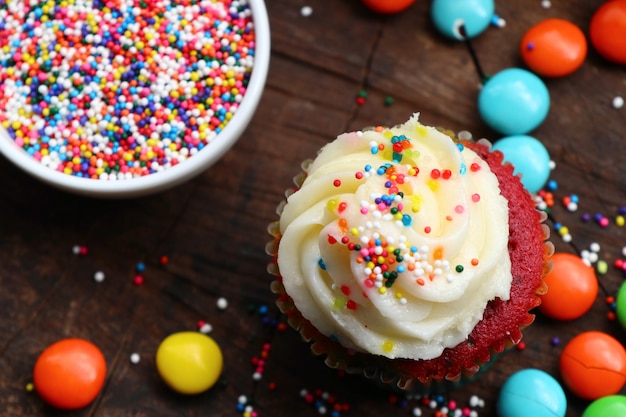 cupcake et chocolat enrobé coloré