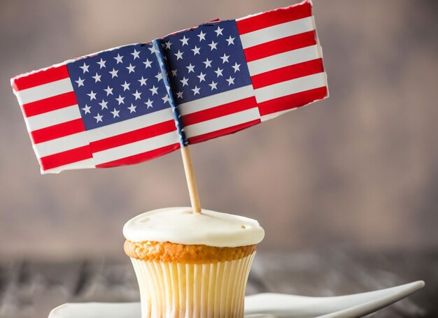 Un cupcake avec un drapeau canadien