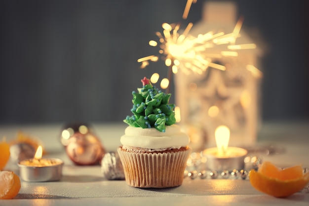 Cupcake de Noël avec fond décoré