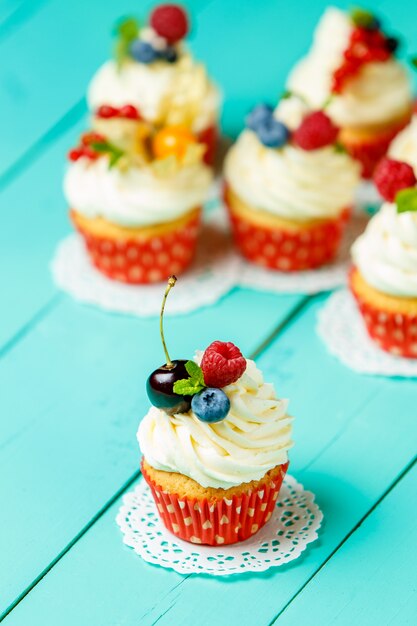 Photo cupcakes aux baies d'été