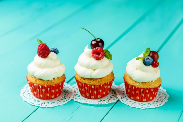 Photo cupcakes aux baies d'été