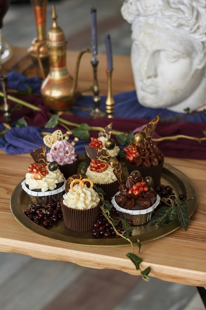 cupcakes de mariage sur la table