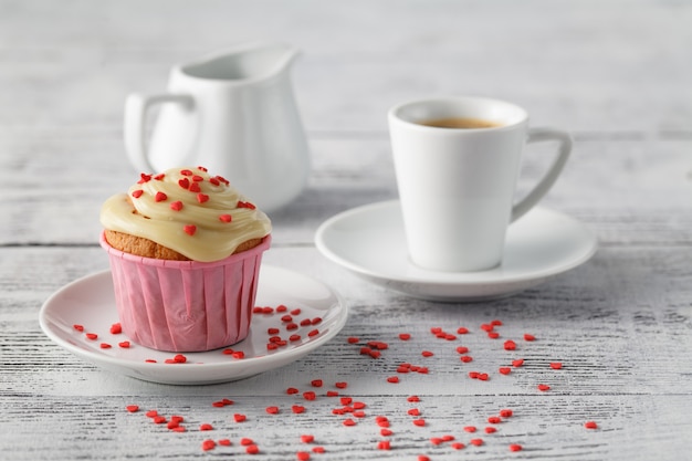 Cupcakes de la Saint-Valentin décorés de coeurs