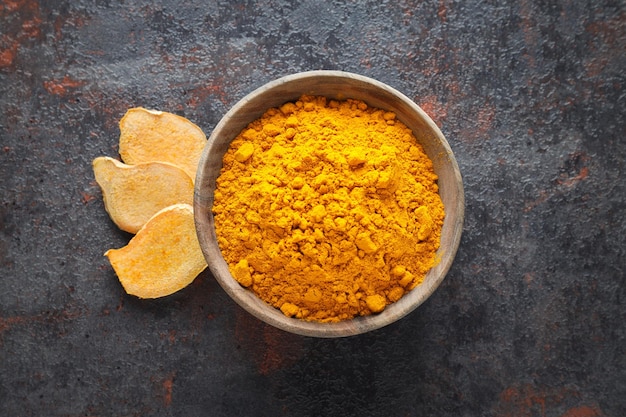 Curcuma d'assaisonnement parfumé l'un des principaux ingrédients du curry indien