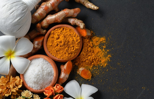 curcuma moulu, sel de mer et compresse, spa