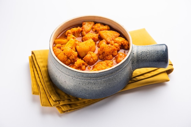 Curry Aloo Gobi Masala avec Chapati ou paratha