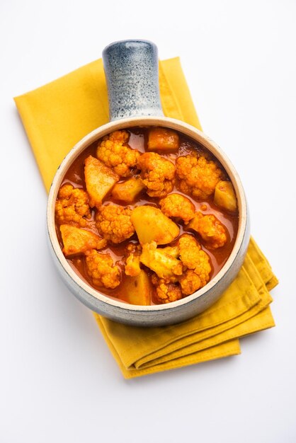 Curry Aloo Gobi Masala avec Chapati ou paratha