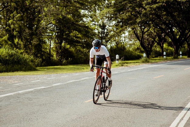 Cyclisme très rapide le soir