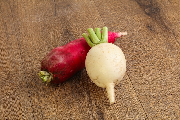 Daikon de légumes frais pour la cuisine végétalienne