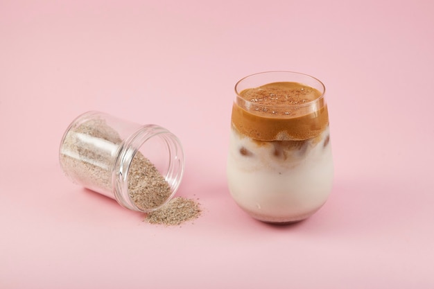 Dalgona Misugaru Latte sur rose