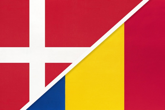 Danemark et Roumanie symbole du pays drapeaux nationaux danois et roumain