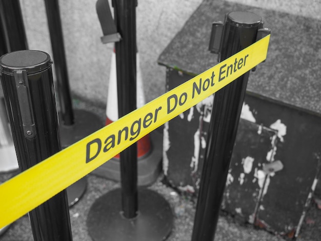 Danger n'entrez pas de signe