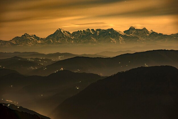 Dans le clair de lune de l'Himalaya Uttarakhand Inde