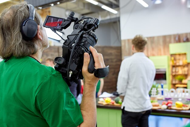 Dans les coulisses d'un tournage ou d'une production vidéo et d'une équipe de tournage