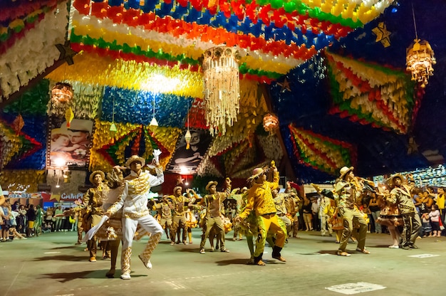 danse carrée à la fête de saint jean campina grande paraiba brésil