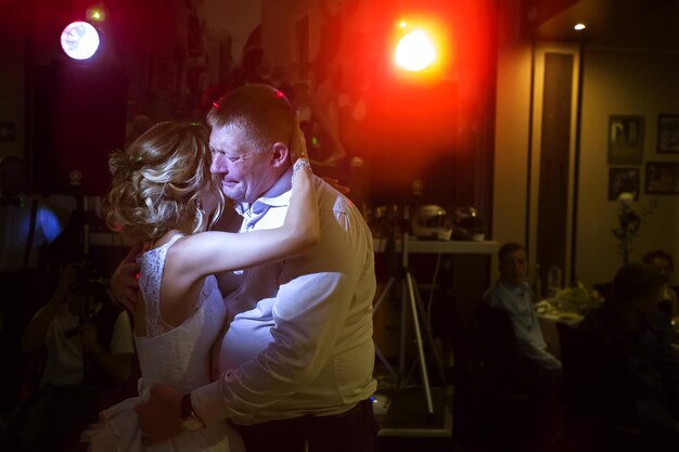 Danse de la mariée avec son père Mariée et père