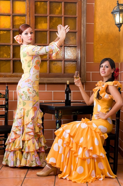 Danseurs de flamenco traditionnel pendant la Feria de Abril en avril Espagne