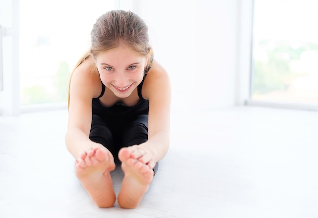 Danseuse Faisant Des étirements