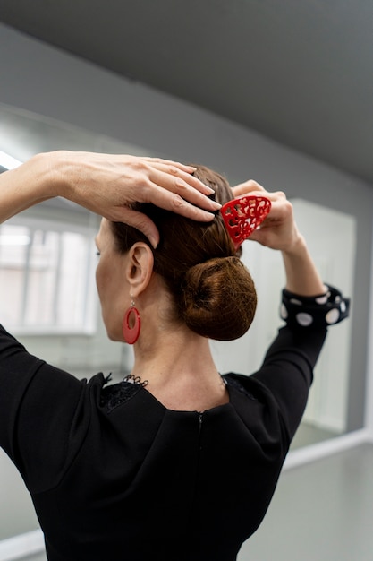 Photo danseuse de flamenco en studio