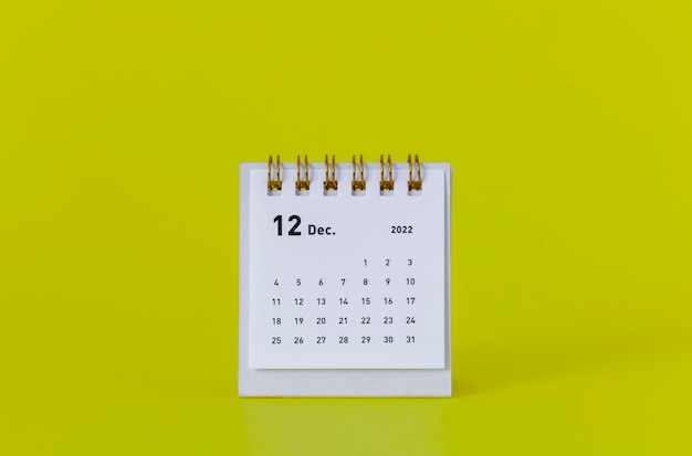 Décembre 2022 est sur le calendrierDesktop flip calendarBonjour décembre