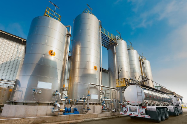 Déchargement de silos de produits chimiques pour l'industrie alimentaire