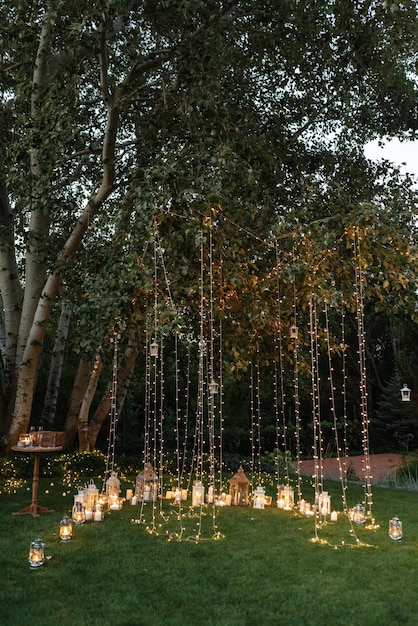 Décor de chaises d'arc de zone de cérémonie de mariage