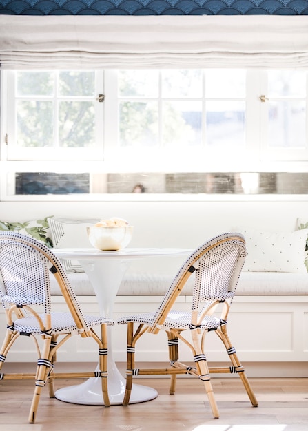 Décor de maison de dinette blanc lumineux