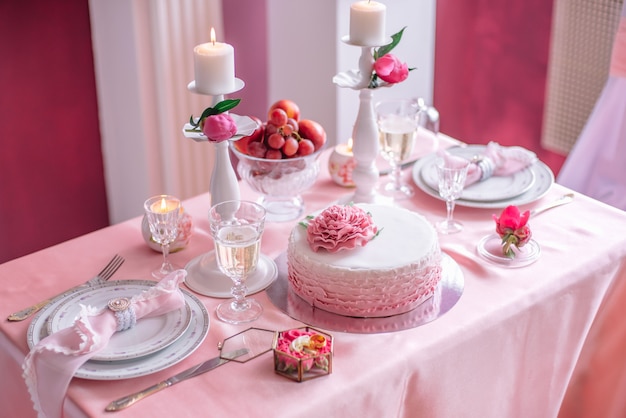 Décor de mariage en rose avec pivoines