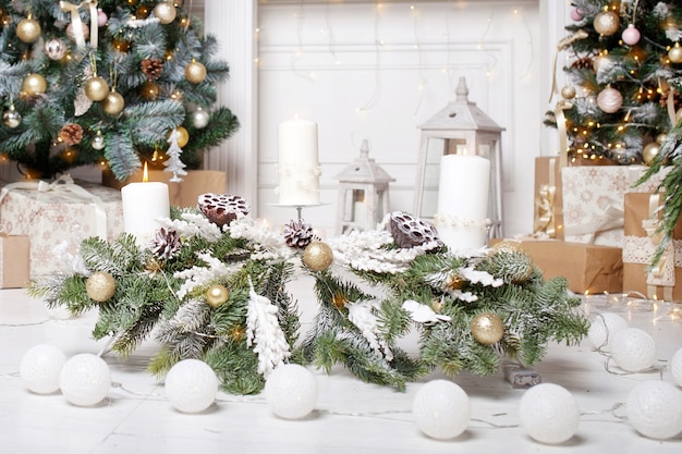 Décor de Noël. Décorations pour arbres de Noël et maisons de vacances