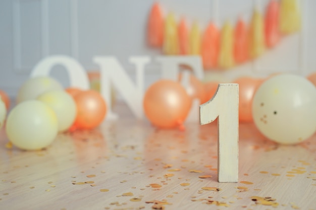 Photo décor d'unité en bois pour l'anniversaire des enfants