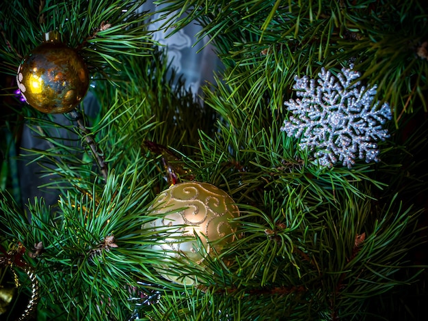 Décoration boules colorées du sapin de Noël