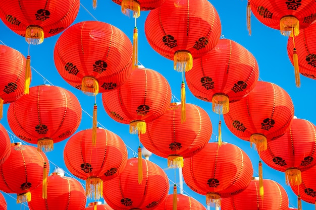 Décoration de lanterne rouge pour le festival du nouvel an chinois au sanctuaire chinois