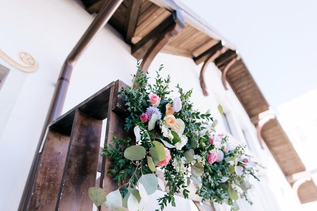 Décoration de mariage Fleurs dans des flacons en verre au restaurant Idées pour mariagex9