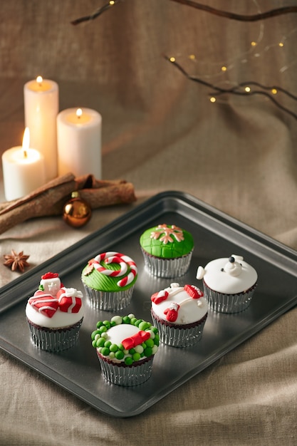 Décoration de Noël sur cupcakes