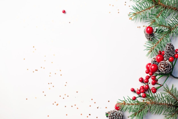 Décoration de Noël sur fond blanc