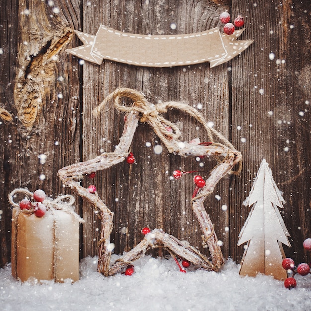 Décoration de Noël sur fond en bois