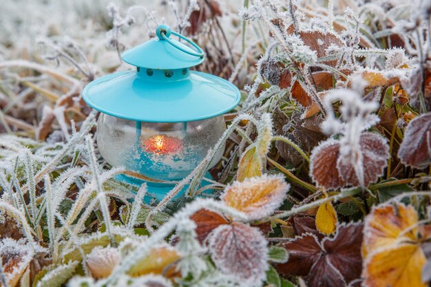 Décoration de Noël avec lanterne et neige Fond d'hiver