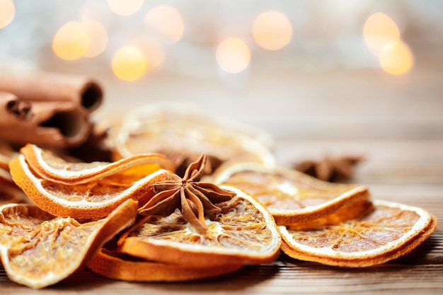 Photo décoration de noël à l'orange séchée