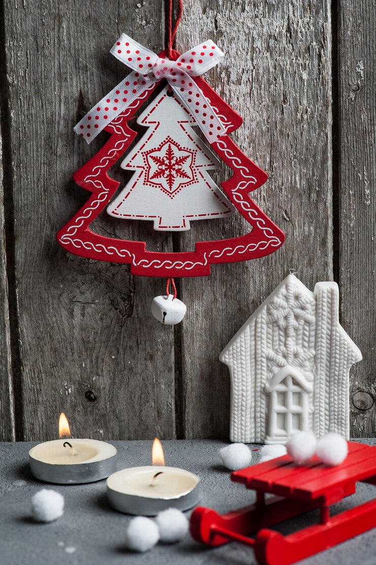 Décoration de Noël suspendue au bois