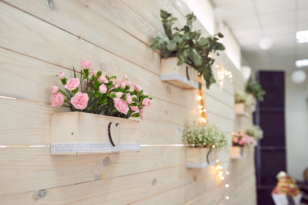 Décoration nuptiale sur le mur