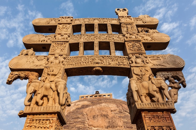 Décoration de la passerelle Great Stupa. Sanchi, Madhya Pradesh, Inde