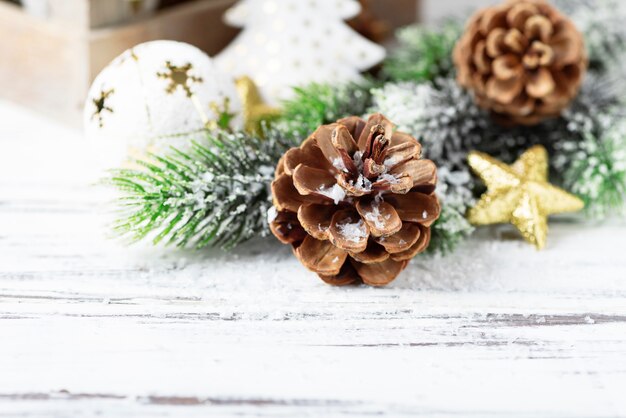 Décoration pour Noël sur la table en bois