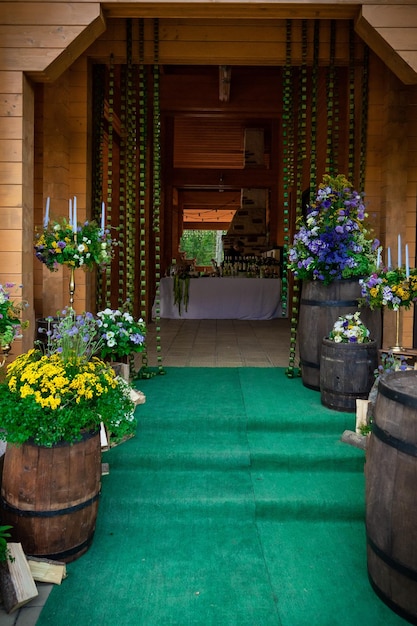 Décoration de restaurant de fleurs pour table de mariage de la célébration des jeunes mariés