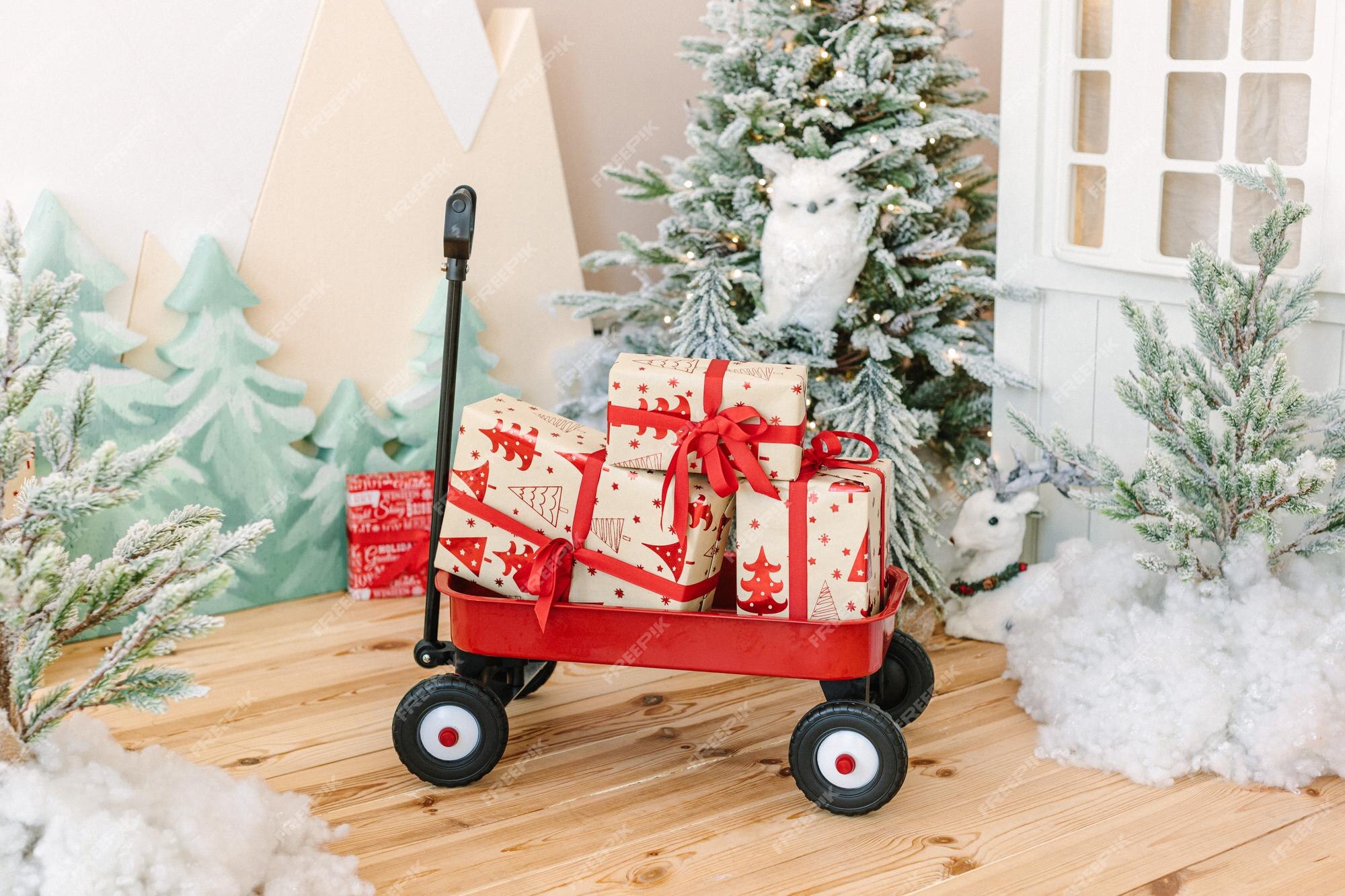 Décorations De Noël En Bois Pour Enfants. Jouets Pour Bébés, Cadeaux De  Noël Et Aire De Jeux.