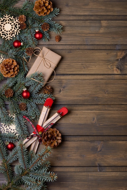 Décorations de Noël ou du Nouvel An avec des branches de sapin