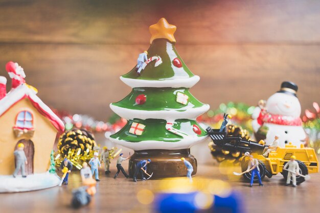 Photo des décorations de noël sur la table.