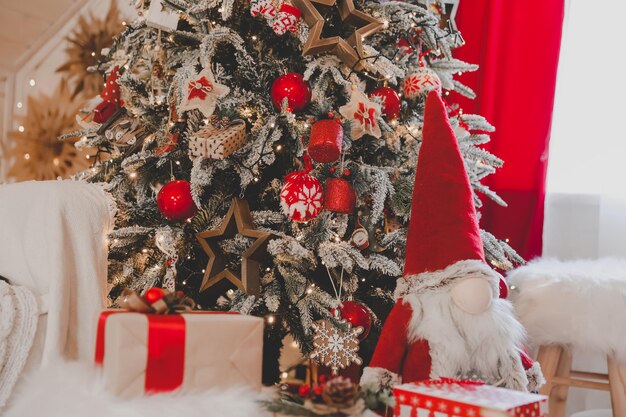 Décorations pour la fête de Noël. Idées de décorations de Noël. Ambiance du nouvel an, concept festif