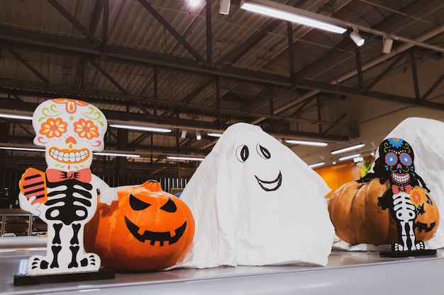 Décorations pour Halloween et Jour des Morts au Mexique Squelette et citrouilles fraîches Décor effrayant pour célébrer Dia Los Muertos