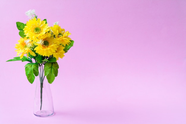 décorer une fleur dans un vase