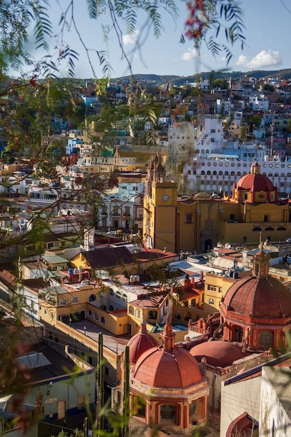 Découvrez le charme de Guanajuato, une ville coloniale colorée avec une architecture époustouflante riche en patrimoine